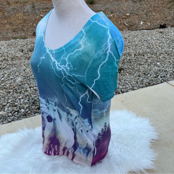 White Horse Shirt Small - Picture 2 of 4